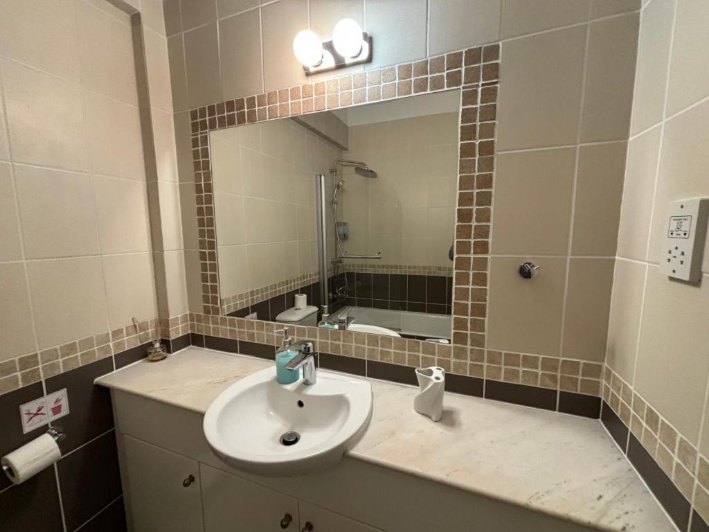 Cozy Apartment In Paphos Beautiful Complex Esterno foto